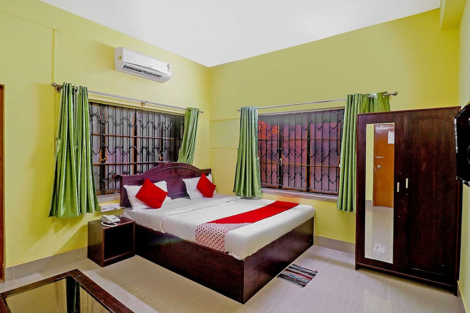 Honey O Regency City Center Metro Station, Salt Lake Kolkata, Kolkata