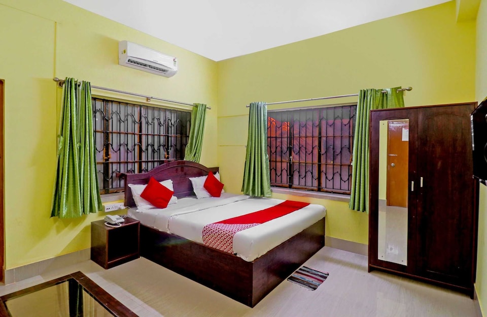 Honey O Regency City Center Metro Station, Salt Lake Kolkata, Kolkata