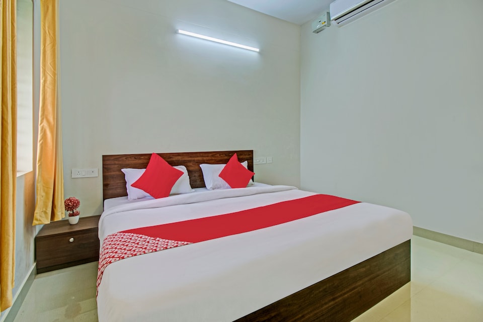 OYO 76235 Dreams Convention Center, Kannur-II, Kannur