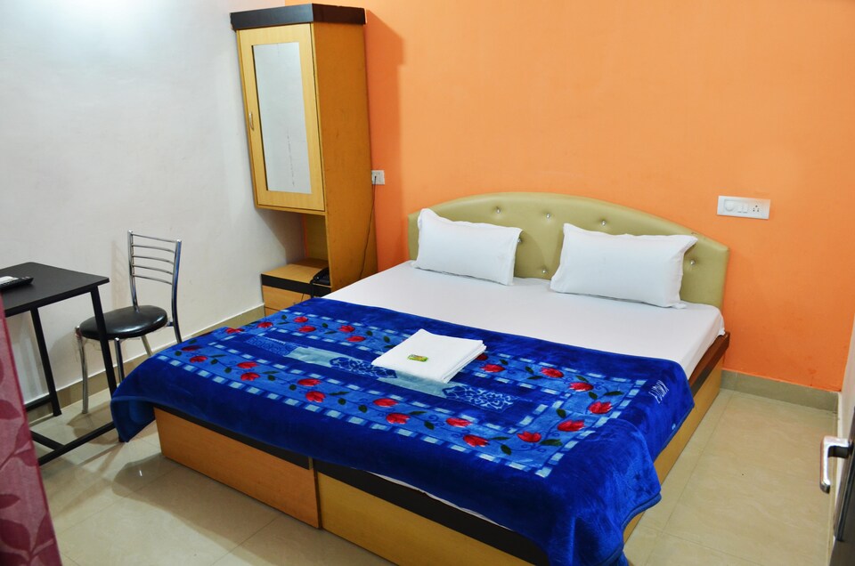 OYO Basic 205 Railway Station, Railway Station Chandigarh, Chandigarh