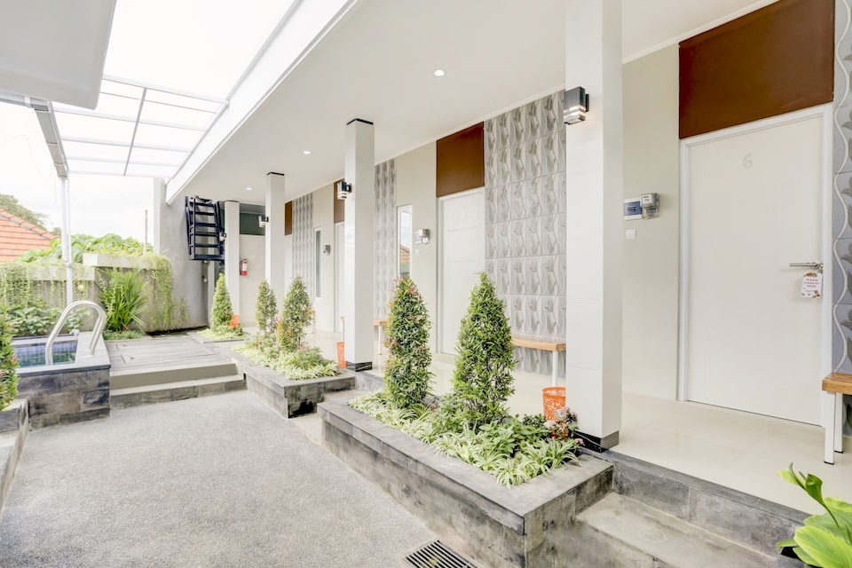 OYO 90057 Riverside Bali Villas, Canggu, Bali