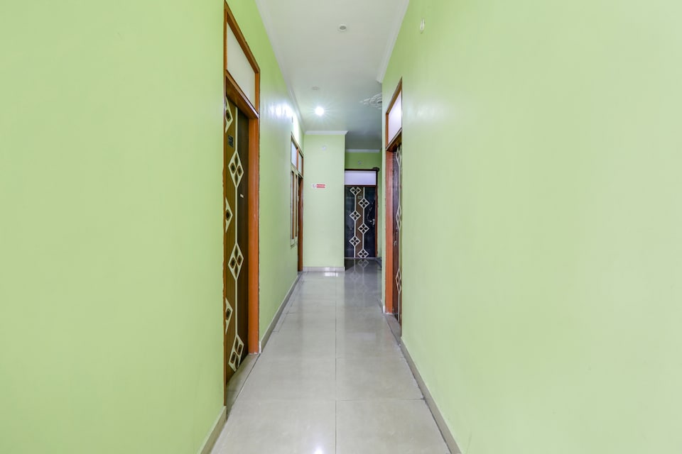 Hotel O Trimurti Palace, Gomti Nagar Lucknow, Lucknow