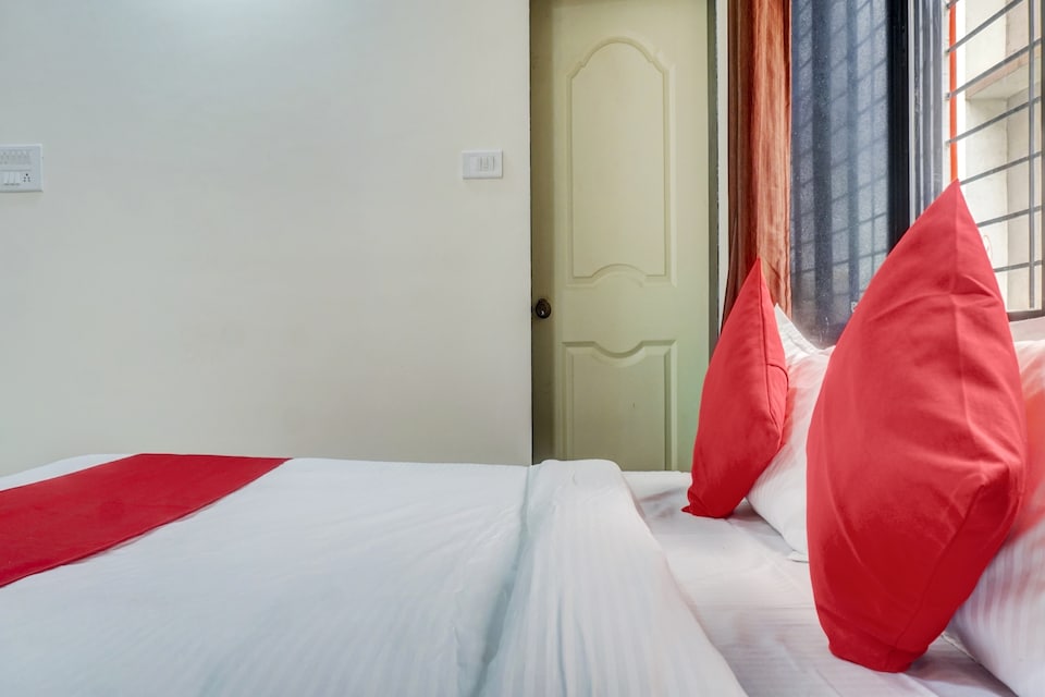 OYO 76257 Tanishq Executive, Pimpri Pune, Pune