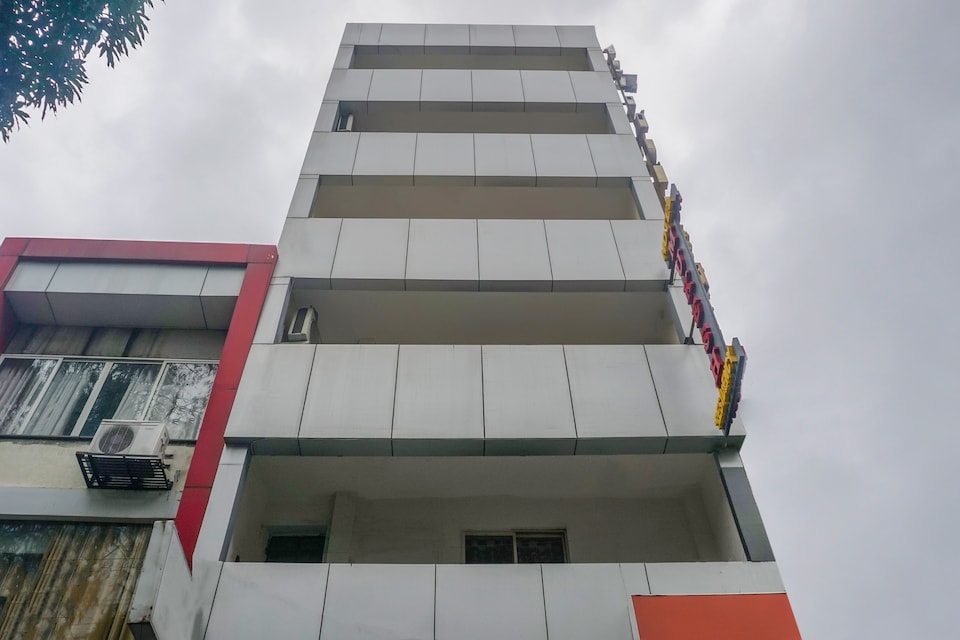 OYO Flagship 76258  Mukesh Residency, Pune Railway Station, Pune