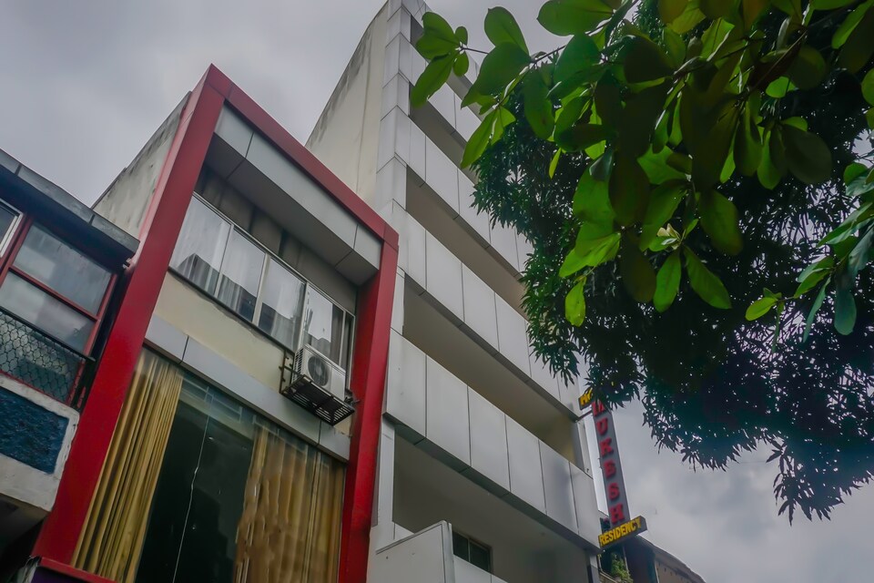 OYO Flagship 76258  Mukesh Residency, Pune Railway Station, Pune