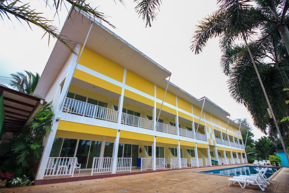 OYO 75361 Phuket Airport Sonwa Resort , Phuket Airport P2, Phuket