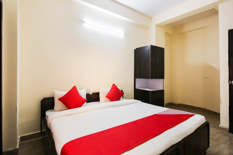 OYO Swagatam Near Omaxe Celebration Mall, Medanta, गुड़गांव