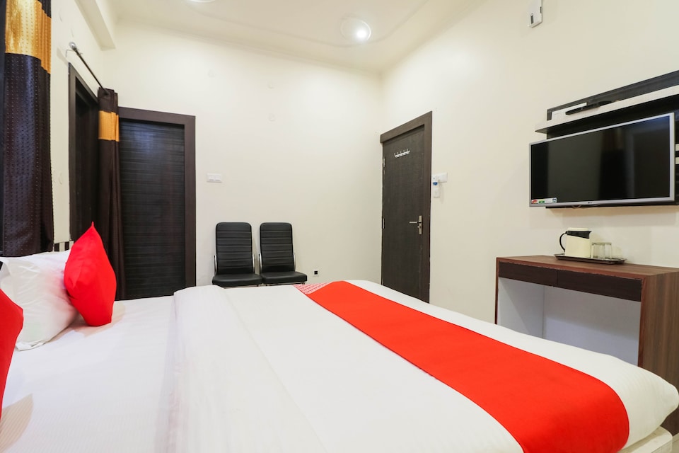 OYO 76301 The Balaji Residency, Mirzapur, Mirzapur