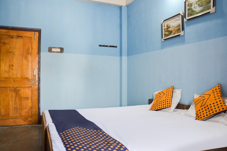 SPOT ON 76321 Puspanjali Guest House, Behrampur, Behrampur
