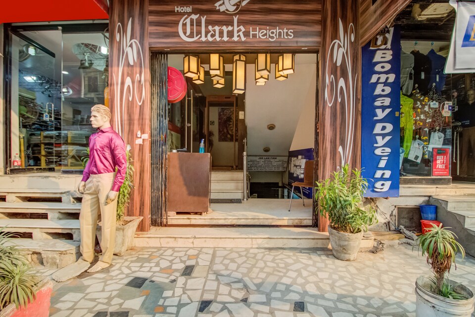 CAPITAL O76329 Hotel C Heights, Patel Nagar Delhi, Delhi