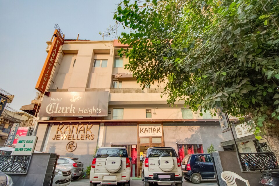 CAPITAL O76329 Hotel C Heights, Patel Nagar Delhi, Delhi