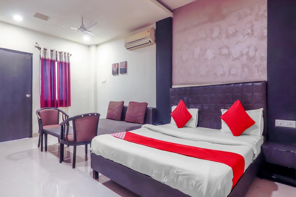 OYO Hotel Sai Manikanta Inn Near Miraj Cinemas - Shalini Shivani, Dilsukhnagar - Kothapet, Hyderabad