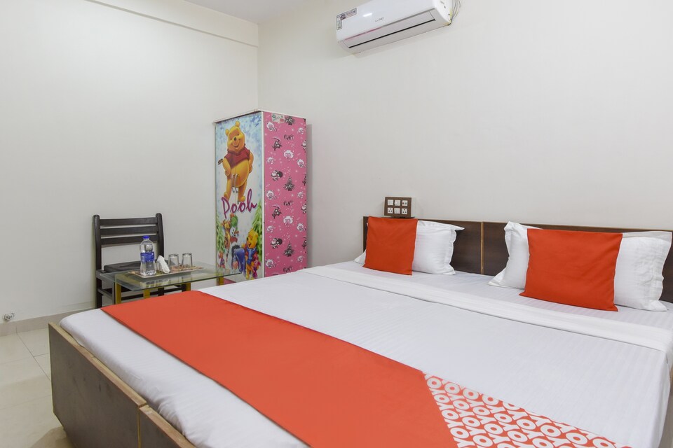 OYO Eight Cubes, Pakhowal Road Ludhiana, Ludhiana