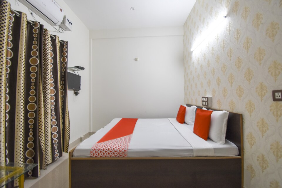 OYO Eight Cubes, Pakhowal Road Ludhiana, Ludhiana