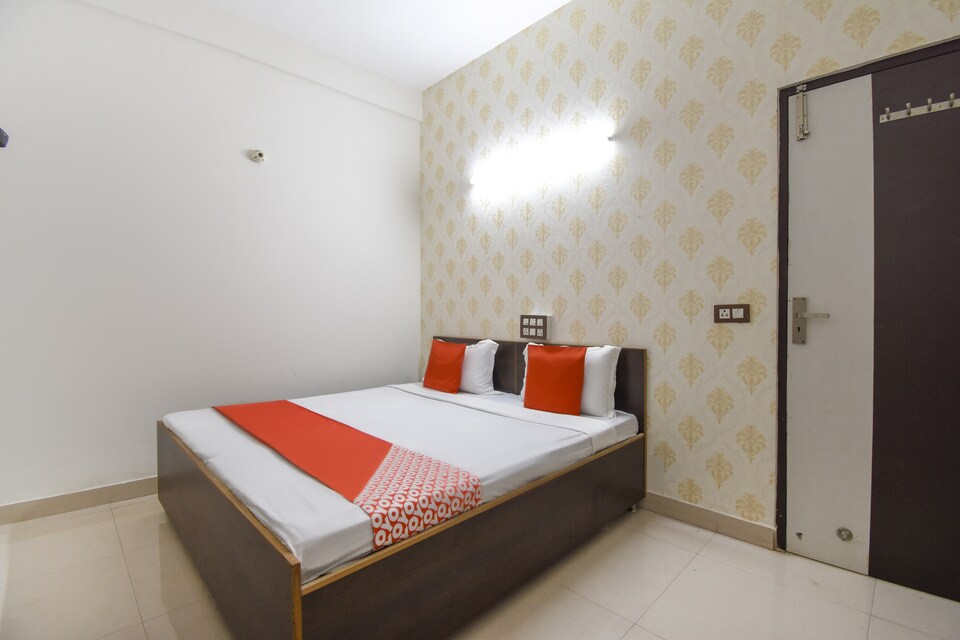 OYO Eight Cubes, Pakhowal Road Ludhiana, Ludhiana