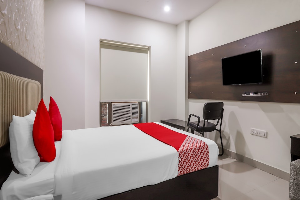 OYO 76348 Hotel Tirumala, Secunderabad, Hyderabad