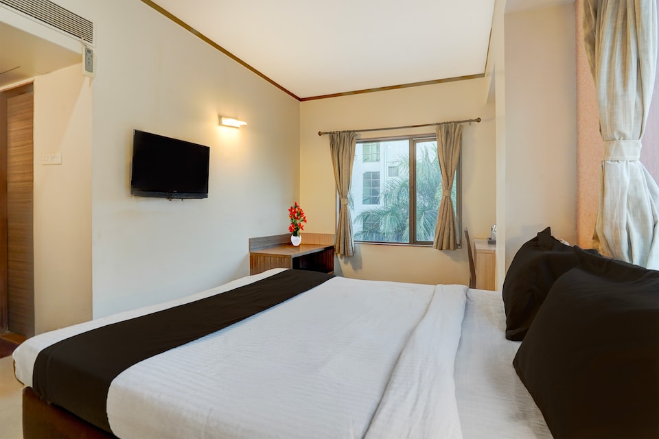 Super Townhouse Oak Pune Railway Station Formerly Kapil Residency, Pune Railway Station, Pune