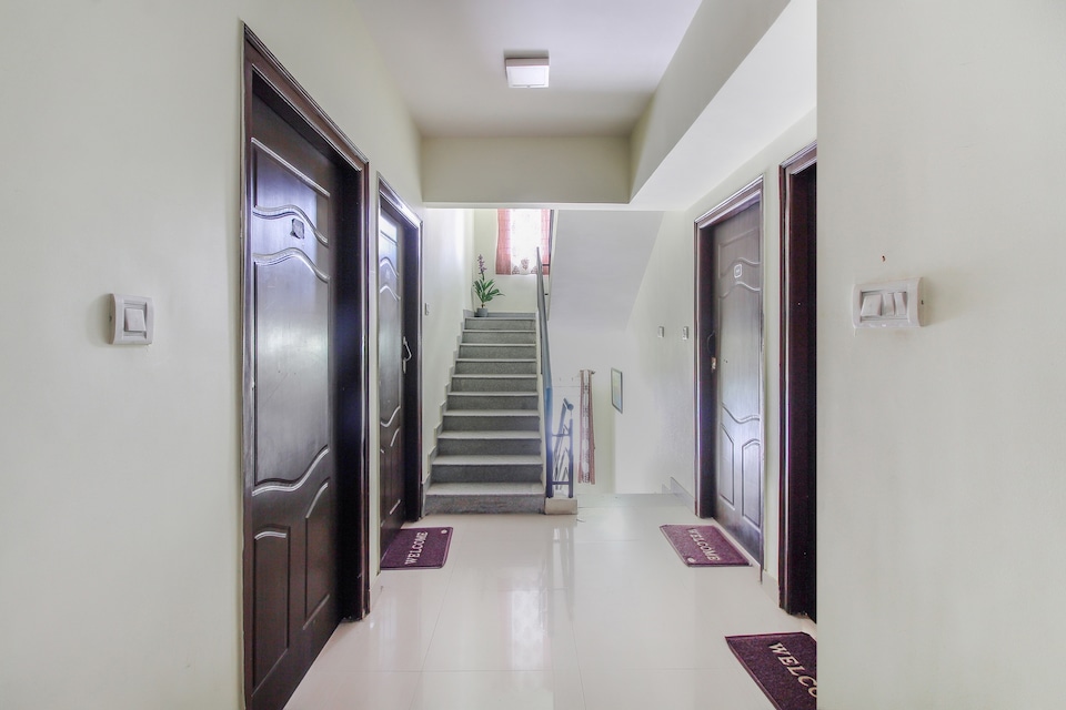 OYO Caesar's Palace Near Sri Someshwara Swami Temple, Indiranagar Bangalore, Bangalore