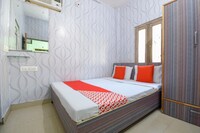 OYO Corner House