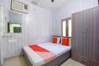 OYO Corner House