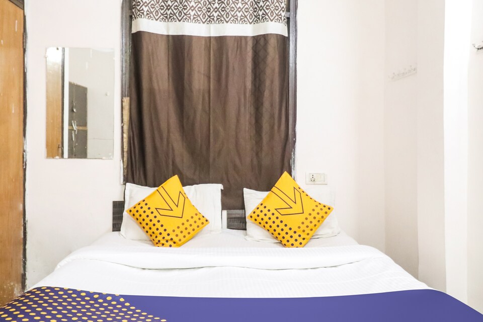 SPOT ON 76400 Golden Villa Homes, Anand Vihar Delhi, Delhi