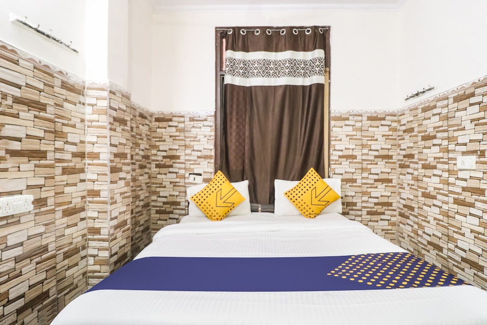 SPOT ON 76400 Golden Villa Homes, Anand Vihar Delhi, Delhi