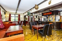 Old Oak Tree Inn