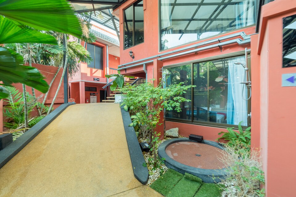 OYO 75369 Cozy Rooms@ pattaya Addicts, Phra Tamnak Mountain P1, Pattaya