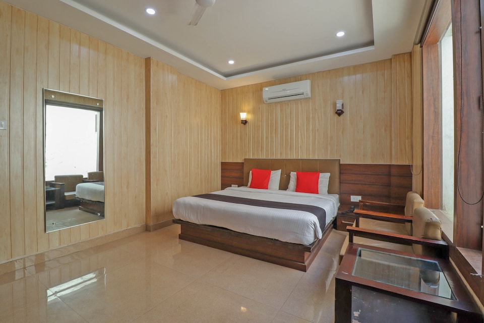 Capital O 76444 Hotel Hill-top Inn, Tapowan Rishikesh, Rishikesh