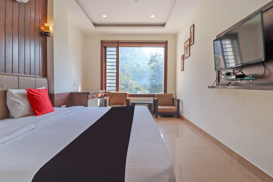Capital O 76444 Hotel Hill-top Inn, Tapowan Rishikesh, Rishikesh