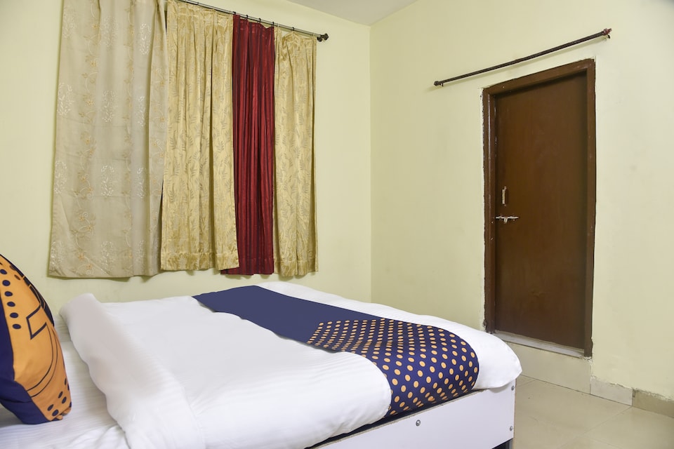 SPOT ON 76453 Hotel Golden Star 2, MP Nagar Bhopal, Bhopal