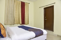 SPOT ON 76453 Hotel Golden Star 2