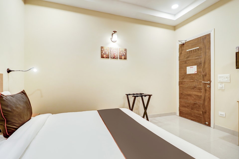 Collection O Pulpehladpur Near Tughlakabad Station Metro Station, Okhla Jasola Delhi, Delhi