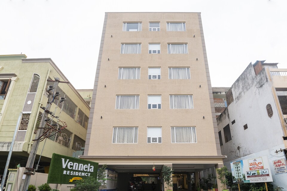Capital O 76466 Vennela Residency, Governorpet Vijayawada, Vijayawada