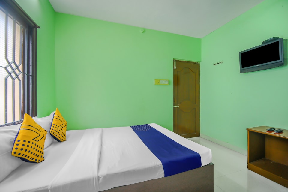 SPOT ON JJ Calibre Residency Near Marina Beach, Triplicane, Chennai