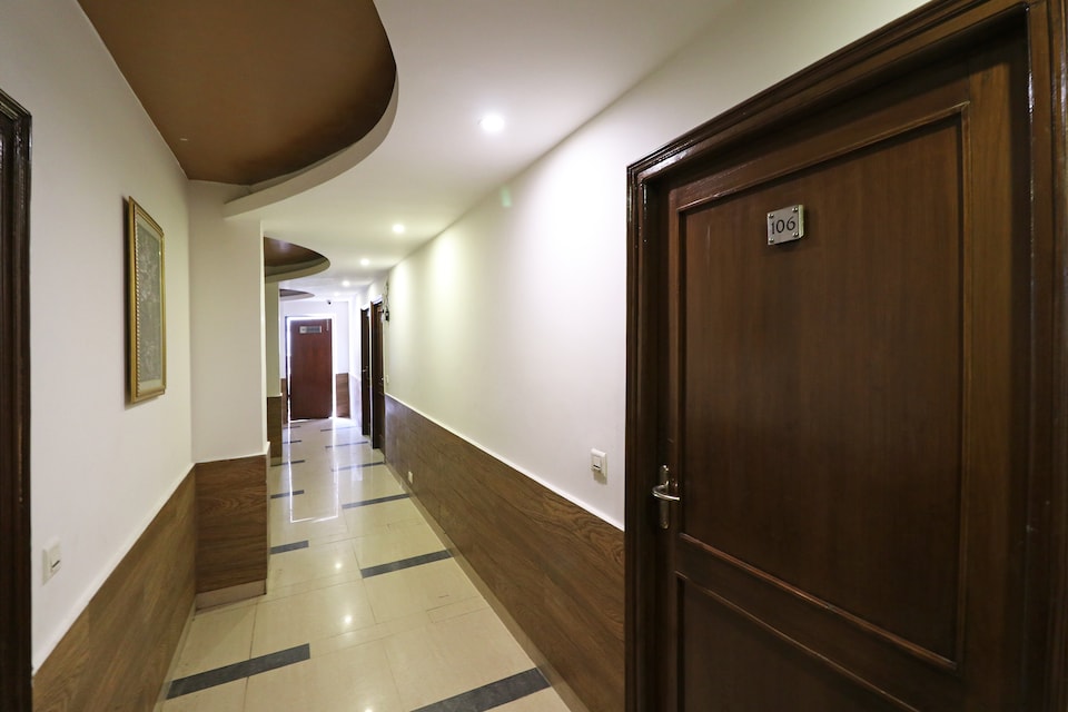 OYO Hotel Valley Plaza, Rajpur Road Dehradun, Dehradun