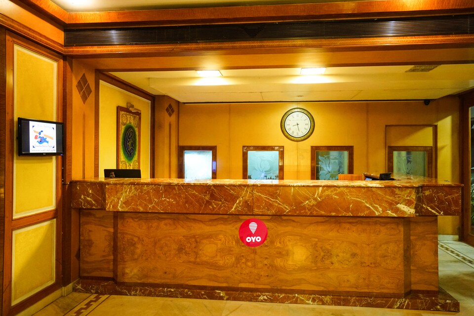 OYO 6440 Hotel Mayura, Station Road - Raipur, Raipur