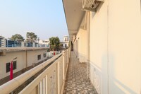 OYO Flagship Metro Inn