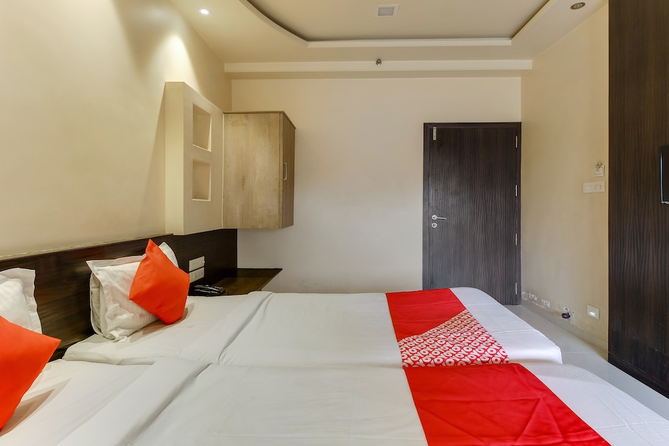 OYO 76518 Hotel Regent In, Pimpri Pune, Pune