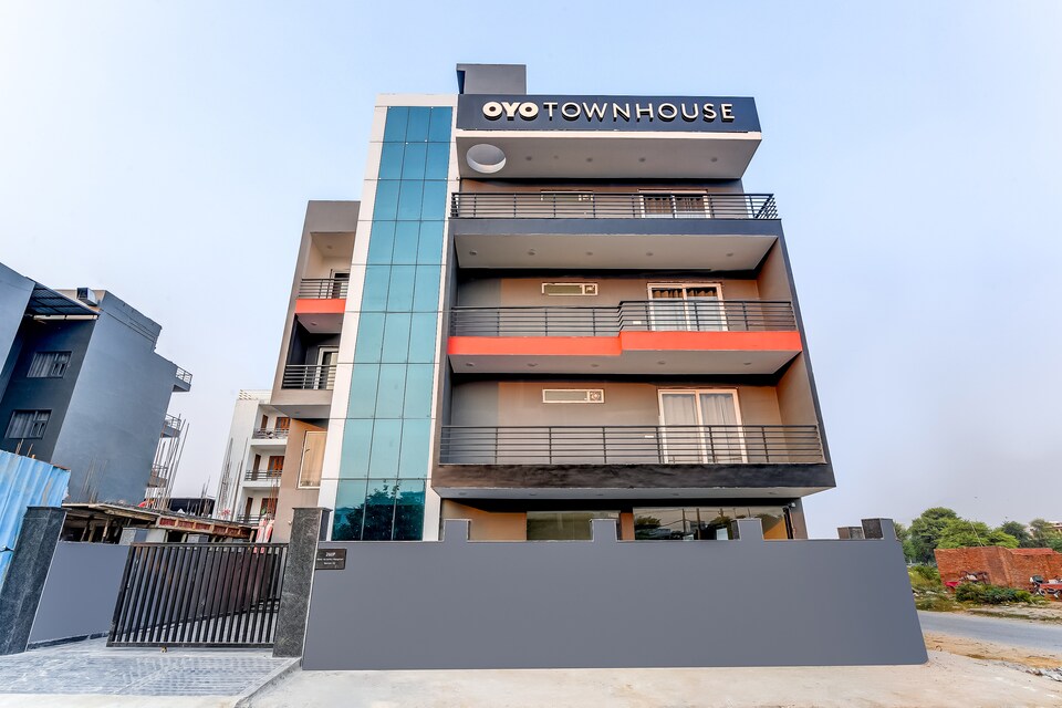 Oyo Townhouse 107 Artemis hospital sector 52, HUDA CENTRE 1, Gurgaon