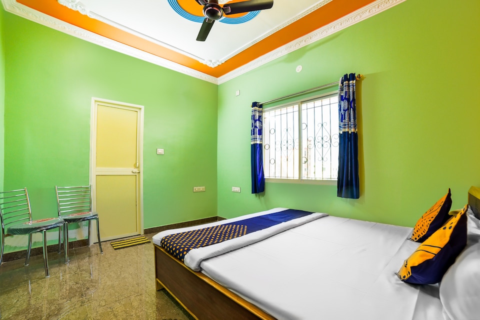 Hotel O Devlok Guest House, Bailey Road, Patna