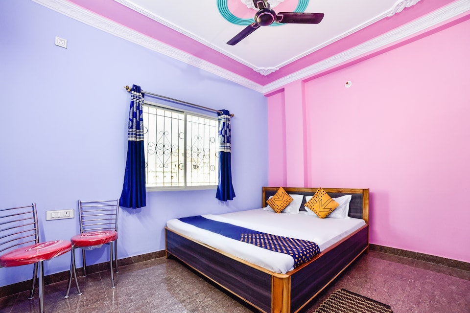 Hotel O Devlok Guest House, Bailey Road, Patna