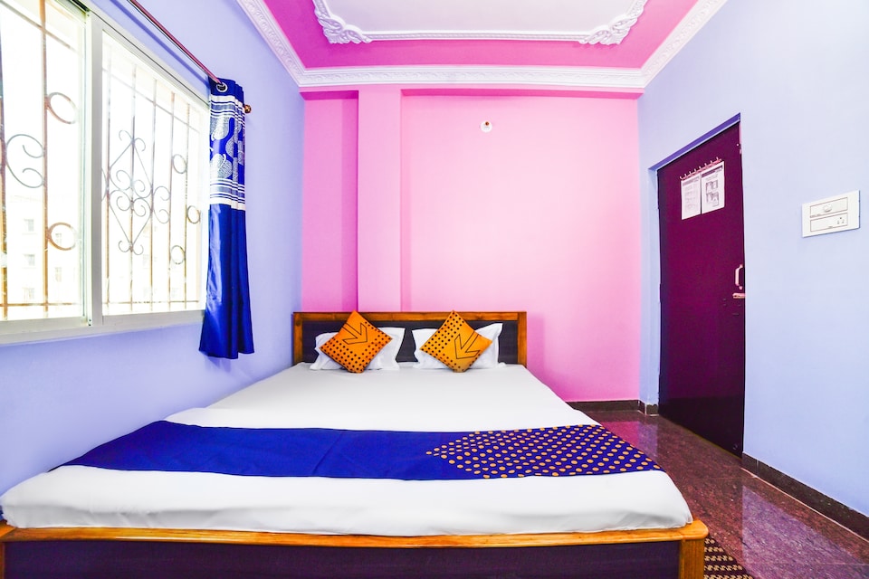 Hotel O Devlok Guest House, Bailey Road, Patna