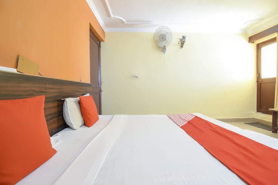 OYO 76529 Brite Star, Library Chowk Mussoorie, Mussoorie