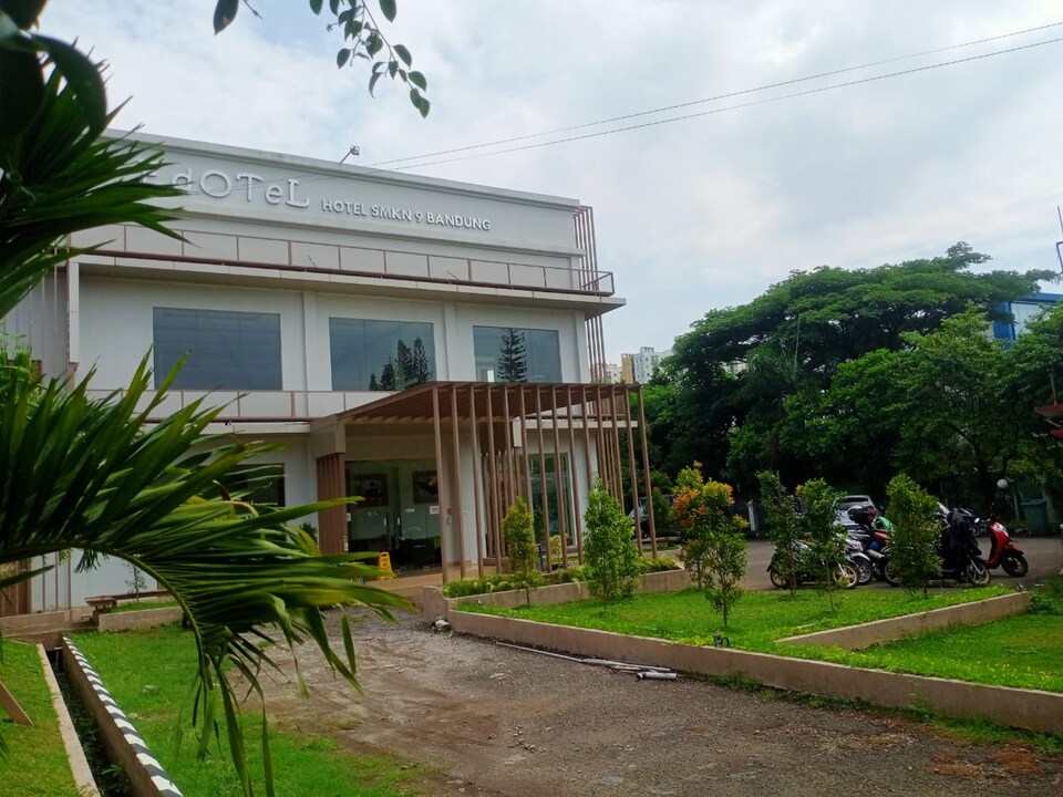 OYO 90102 Edotel Hotel By Dbest Hospitality, Soekarno Hatta, Bandung