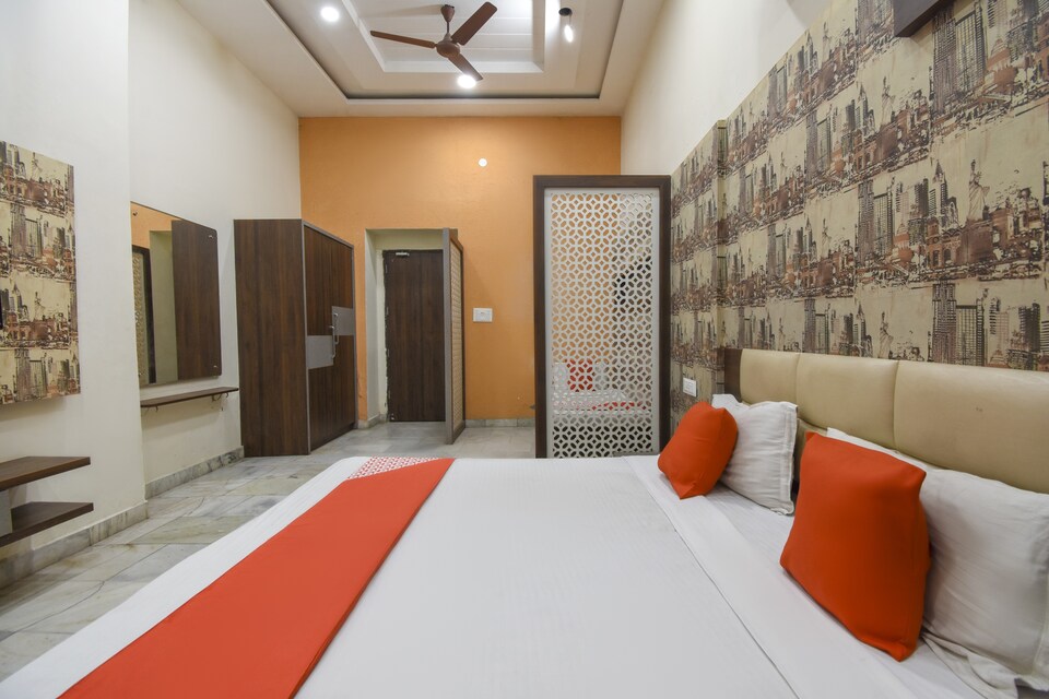 OYO 76547 Hotel Dreams, Golden Temple Road Amritsar, Amritsar
