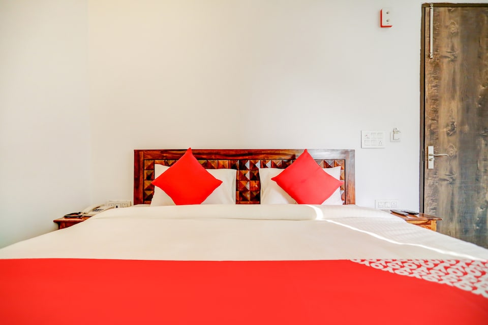 OYO Blu Lagoon Near Select Citywalk Mall, Saket Delhi, Delhi