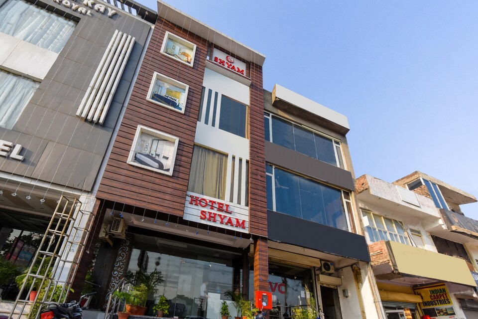 Prop Live in New code - ZKR215, Zirakpur, Zirakpur