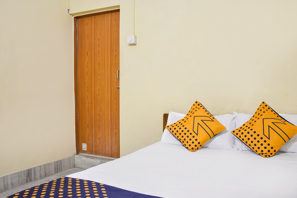 SPOT 76575 Tulsi Guest House  SPOT Behrampur  Book    1451 OYO