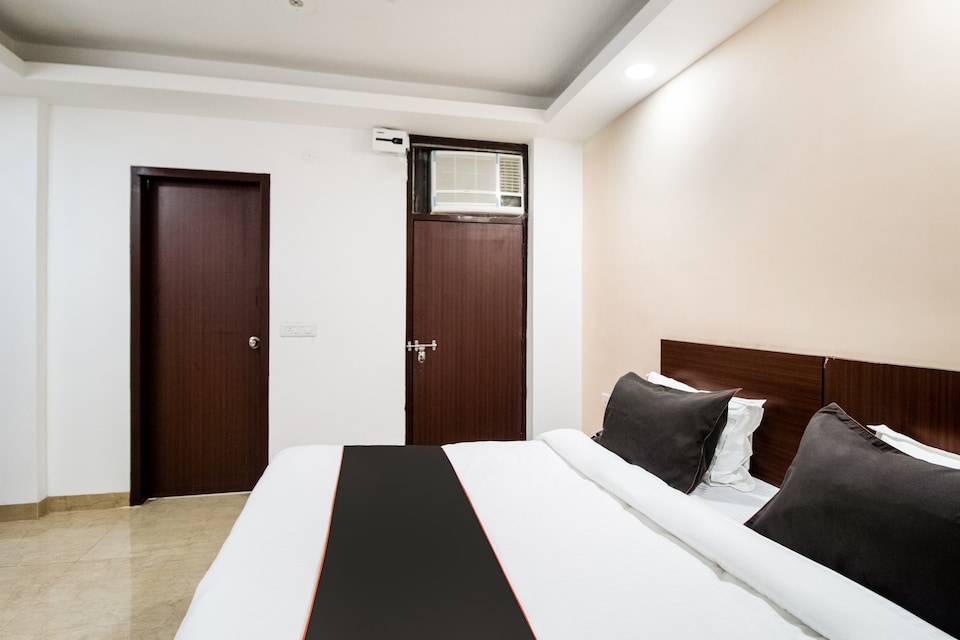 Hotel O Delite inn, Golf Course Road, Gurgaon